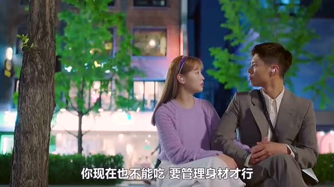 皇帝偷将宰相袍子烧一个洞,一年后发现洞还在,皇帝:快打开国库