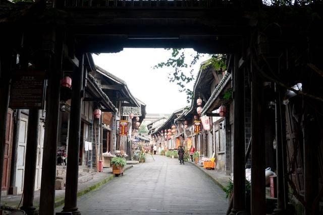 高铁线路“调平”，工务人员全力备战春运